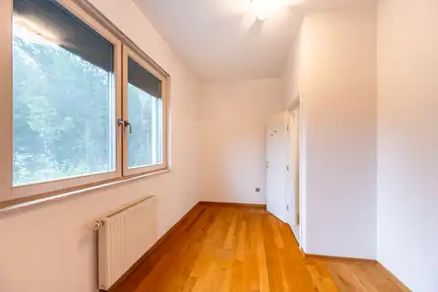 Zagreb, Srebrnjak – Četverosoban stan u prizemlju