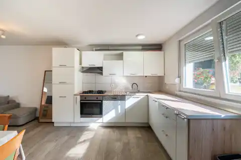 Kuća 169 m², Srebrnjak — 2 stana