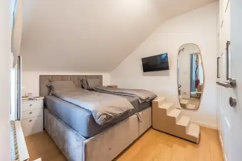 Zagreb, Voltino - Renoviran trosoban stan