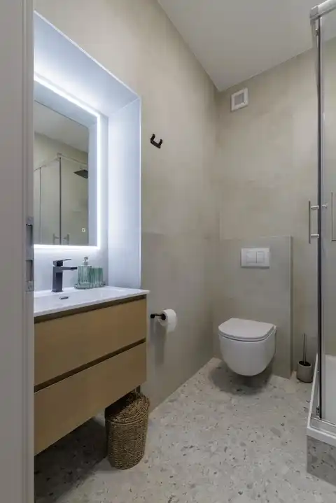 Split, Kila – stan 51 m² z vrtom, bazenom in s parkiriščem
