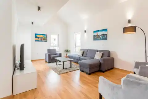 Podstrana - Three-room apartment with a terrace