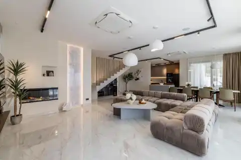 Dugi Rat - Vila 300 m², bazen, sauna ,pogled na more