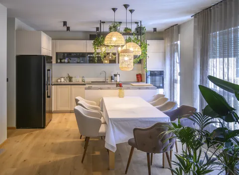 Split, Strožanac - Dvoetažni penthouse s lođom i terasom
