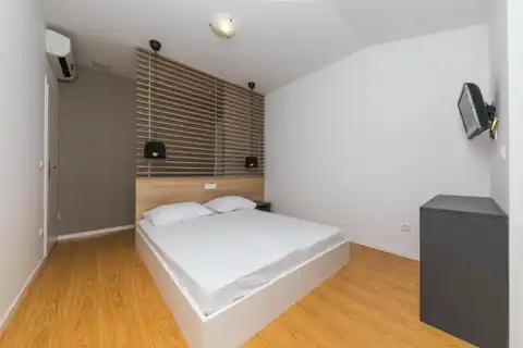 Makarska, Baška Voda - Apartamentowiec z 18 jednostkami mieszkalnymi