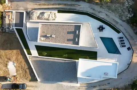 Split, Strožanac - Moderna vila s pogledom na more, bazenom i pomoćnim objektom 50 m2