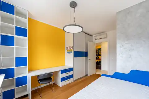 Stan 105 m², Grahorova — 3 spavaće sobe, dupla garaža, lift
