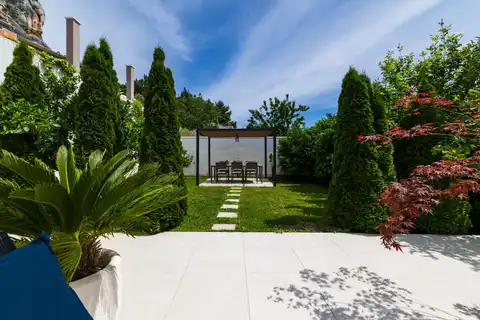 Split, Kila – stan 70 m² s savno, vrtom in bazenom