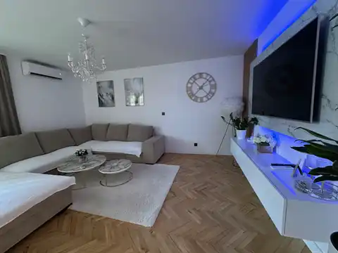 Solin, Japirko - Trosoban stan sa loggiom, sušionom i ostavom