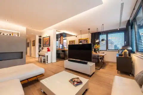 Zagreb, Unterstadt - Luxus-Penthouse mit Panoramadachterrasse