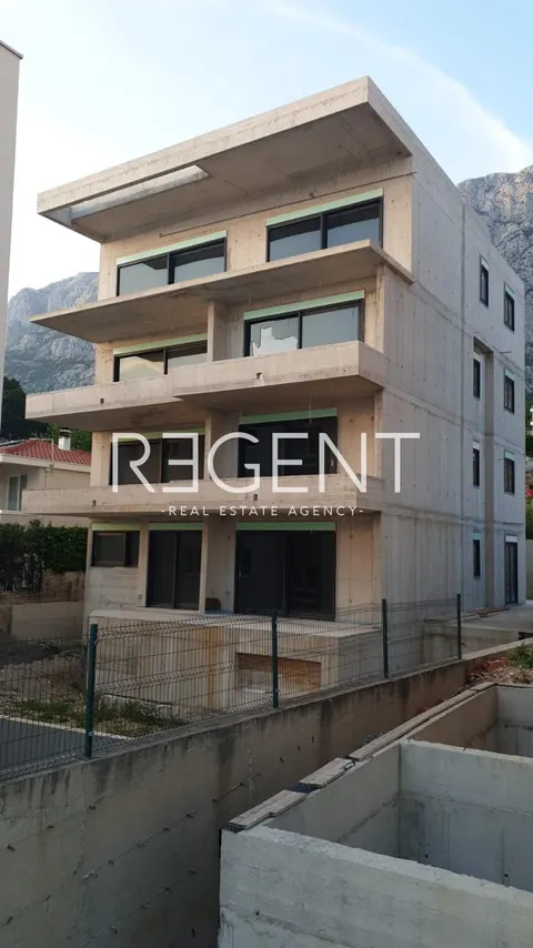 Makarska, Veliko Brdo - edificio in costruzione con 6 appartamenti, 588 m2