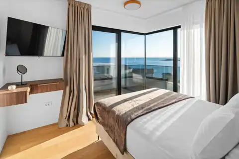 Вилла 300 м², Стивашница — 100 м до моря, инфинити бассейн