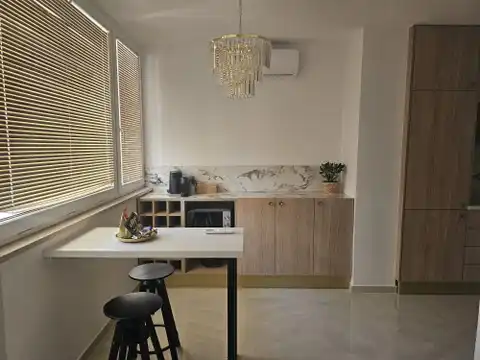 Zadar, Branimirova obala – trosoban stan blizu centra