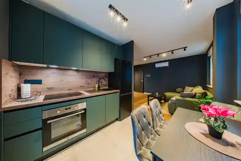 Stan 43 m² za najam, Trešnjevka — namješten, lođa, 2S