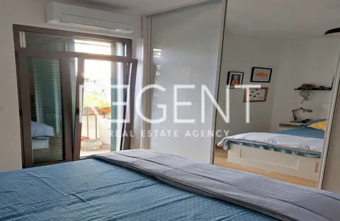 Split, Spinut - dvosobno stanovanje na frekventni lokaciji, 58 m2