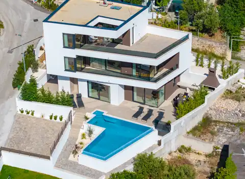 Вилла 300 м², Стивашница — 100 м до моря, инфинити бассейн
