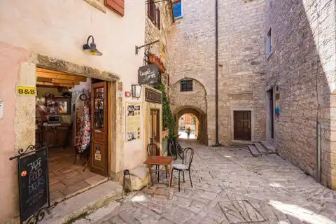 Istria, Bale – Očarujúci dom s konobou a piatimi apartmánmi