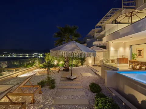 Trogir - Moderna villa s pogledom na more 341 m2