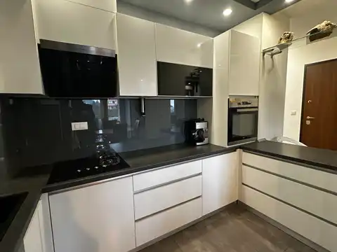 Split, Žnjan - Dvosoban stan 76 m2, prvi red do mora