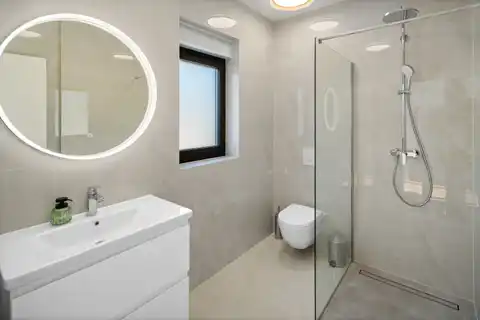 Вилла 300 м², Стивашница — 100 м до моря, инфинити бассейн