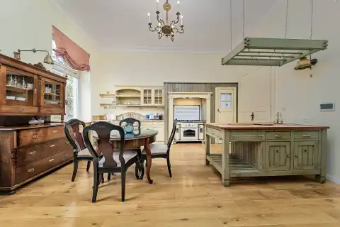 Mieszkanie 197 m² do wynajęcia, Centrum — 1. piętro, 2 łazienki
