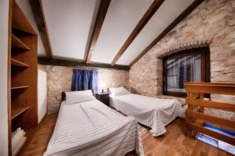 Brač - Moderna vila prvi red uz more