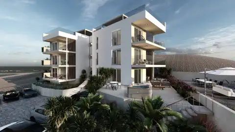 Trogir, Okrug Gornji - Trosoban stan sa natkrivenom terasom