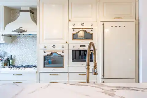 Zagreb, Vrbani III - luxurious penthouse, first row to the lake