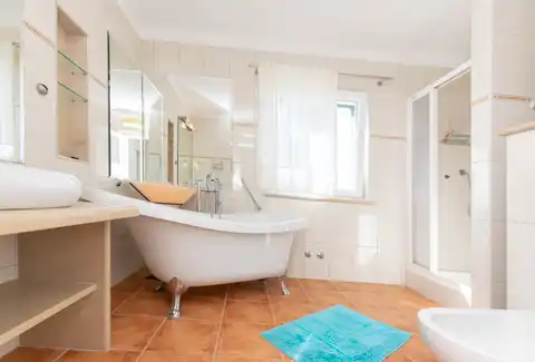 Brač, Mirca - kamenná vila s výhľadom na more, 300m2