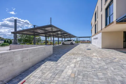 Istra, Novigrad - Trosoban apartman u luksuznom stambenom kompleksu 93 m2
