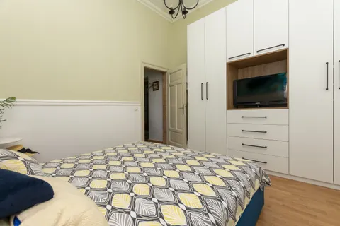 Długi Rat, Jesenice - Przestronne dwupokojowe mieszkanie 76 m2 z balkonem, 50 m od morza