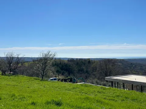 Istrie, Krasica - Stavební pozemek se stavebním povolením 1004 m2