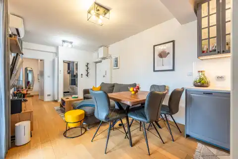 Zagreb, Voltino - Renoviran trosoban stan