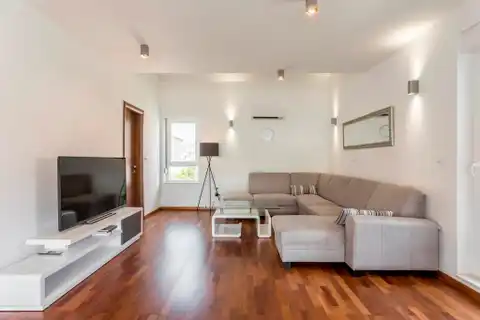 Podstrana - Three-room apartment with a terrace