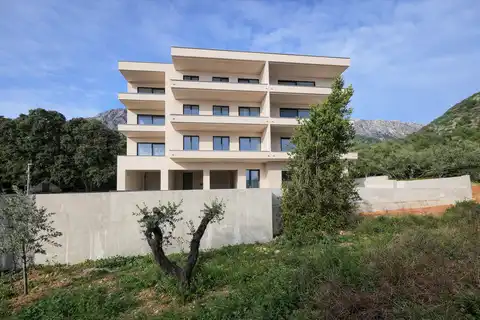 Makarska, Drvenik - Dvosoban stan u novogradnji kraj mora