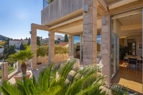Dubrovnik, Lapad – penthouse 268 m², krovna terasa, bazen, garaža