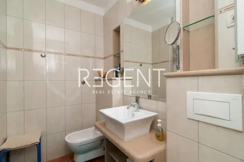 Brač, Mirca - kamenná vila s výhledem na moře, 300m2