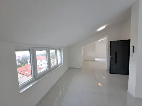 Crikvenica - Četverosoban stan s terasom 110 m2, novogradnja
