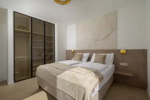 Rovinj- vila s bazenom u modernoj novogradnji