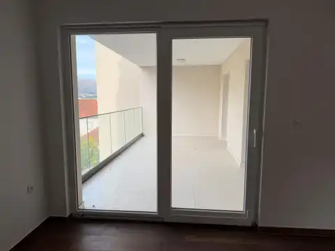 Čiovo, Okrug Gornji - Appartement une chambre, premier rang face à la mer