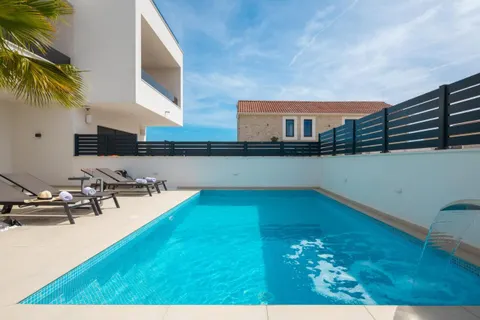 Šibenik, Vodice - Villa di lusso sulla costa adriatica