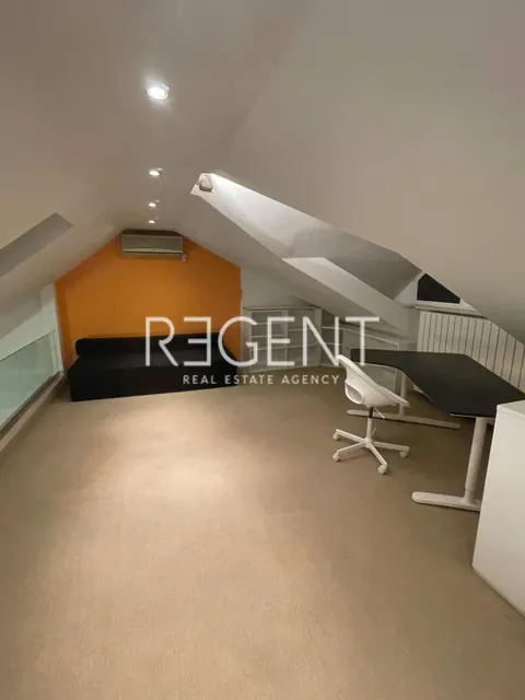 Záhřeb, Kvaternikovo náměstí - Dvoupatrový byt 150 m2 k pronájmu