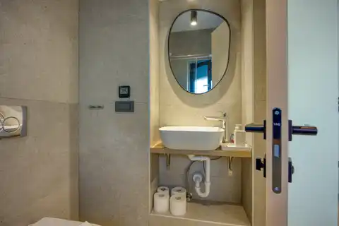 Kuća 230 m² — grijani bazen, krovna terasa, Poreč