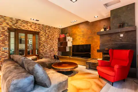 Kuća 376 m², Gornje Prekrižje — parcela 704 m²