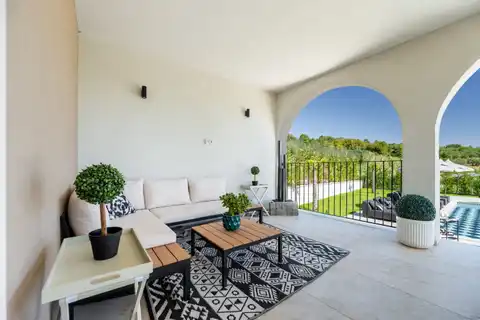 Villa 384 m² bei Buje – Pool, Blick und 832 m² Grundstück