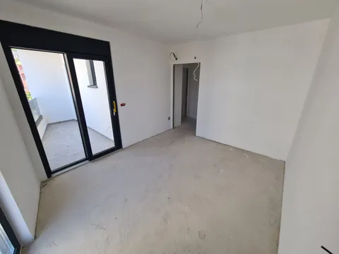 Makarska, Centar - Trzypokojowy penthouse z widokiem na morze 117 m2