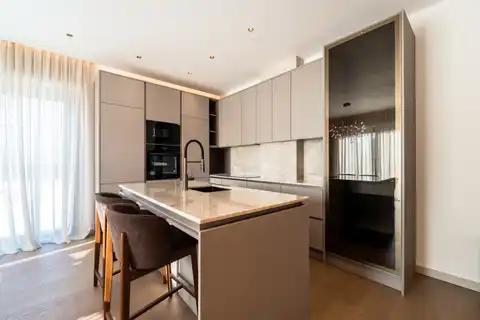 Penthouse 123 m², Maksimir — première location, ascenseur privatif, garage