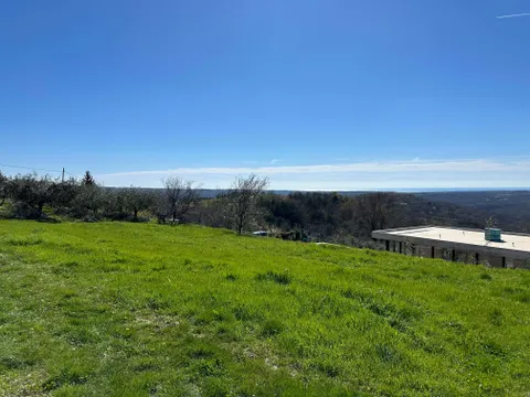 Istrie, Krasica - Stavební pozemek se stavebním povolením 1004 m2