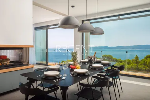Omiš – Exkluzivní vila s bazénem a panoramatickým výhledem