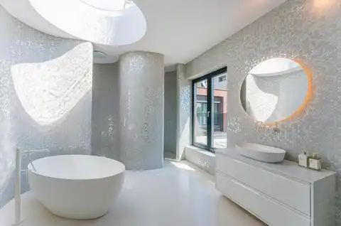 Záhřeb, Šestine - Moderní rodinná vila s bazénem obklopená zelení