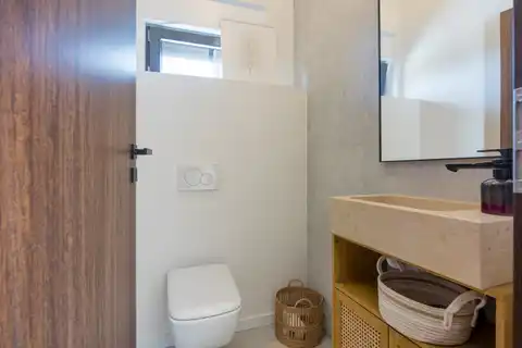 Istra, Svetvinčenat - Moderna vila s grijanim bazenom